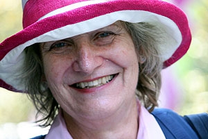 Porträit Raewyn Connell